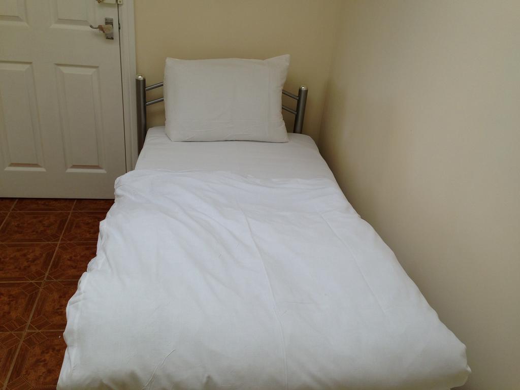 Avenue Inn Ilford Room photo