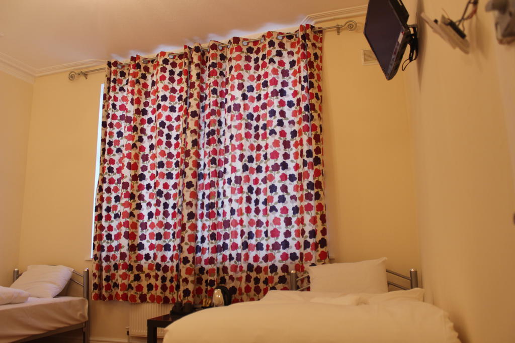 Avenue Inn Ilford Room photo