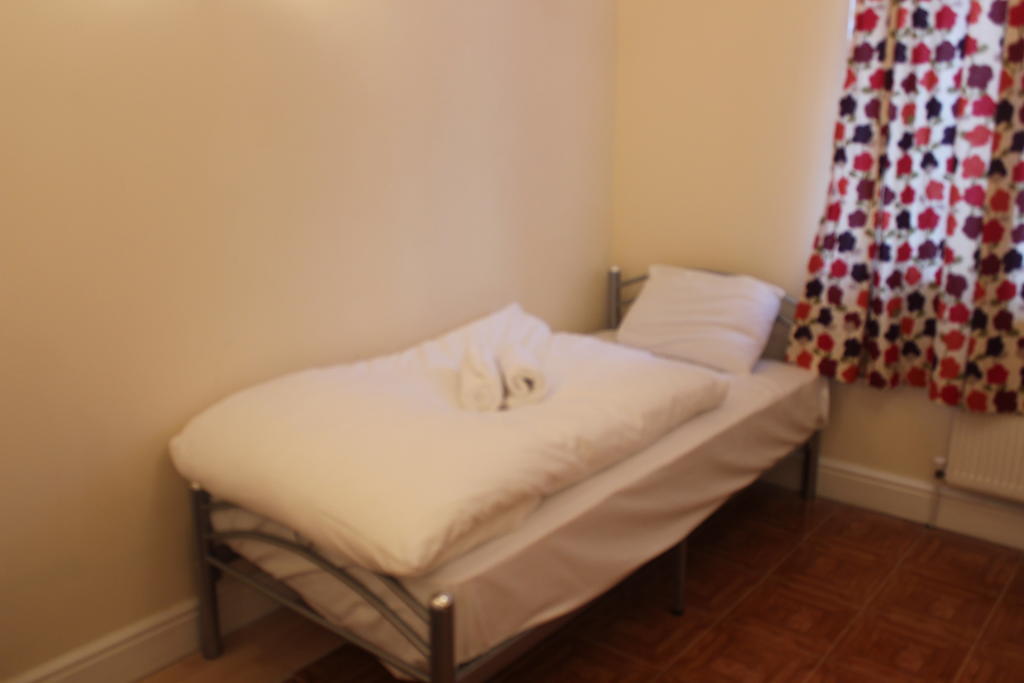 Avenue Inn Ilford Room photo